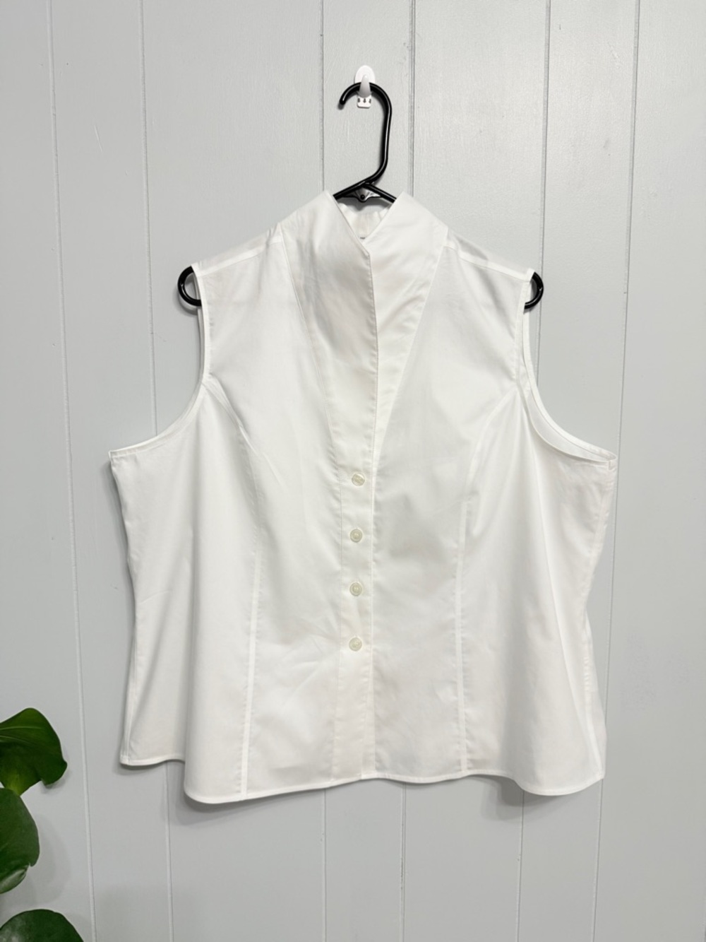 NWOT Calvin Klein White Sleeveless Button-Front Blouse